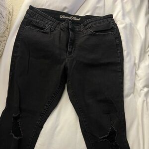 Universal Thread BLK ripped jeans